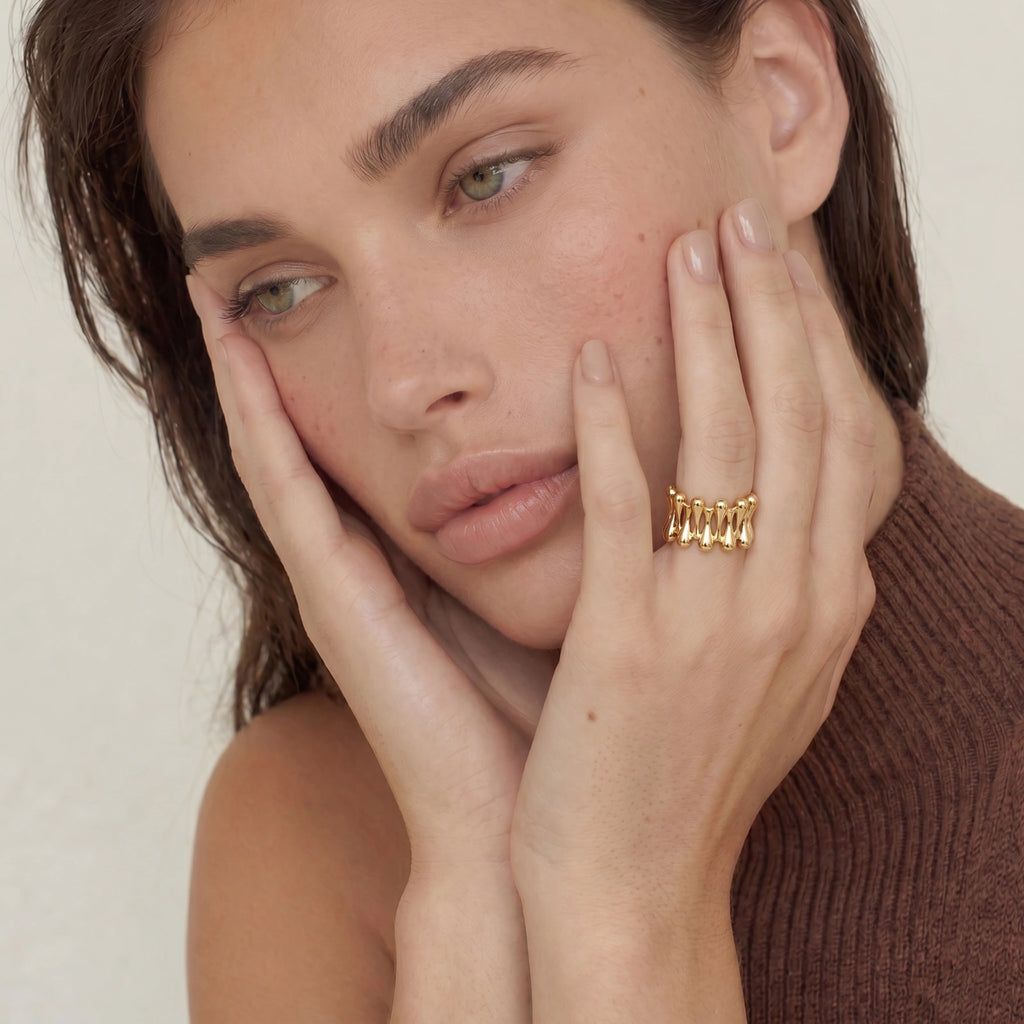 Ring Goldene Seilskulptur